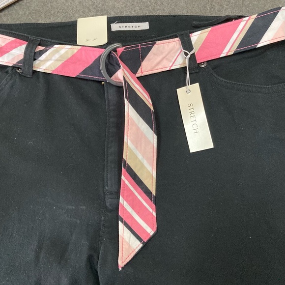 Jones New York Sport Size 12 Black Bootcut Jeans Belt Inseam 32 NWT - Picture 4 of 10